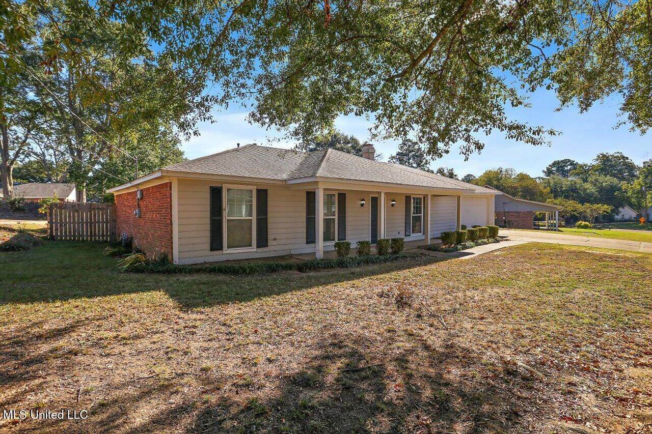 310 Longmeadow Drive, Ridgeland, MS 39157