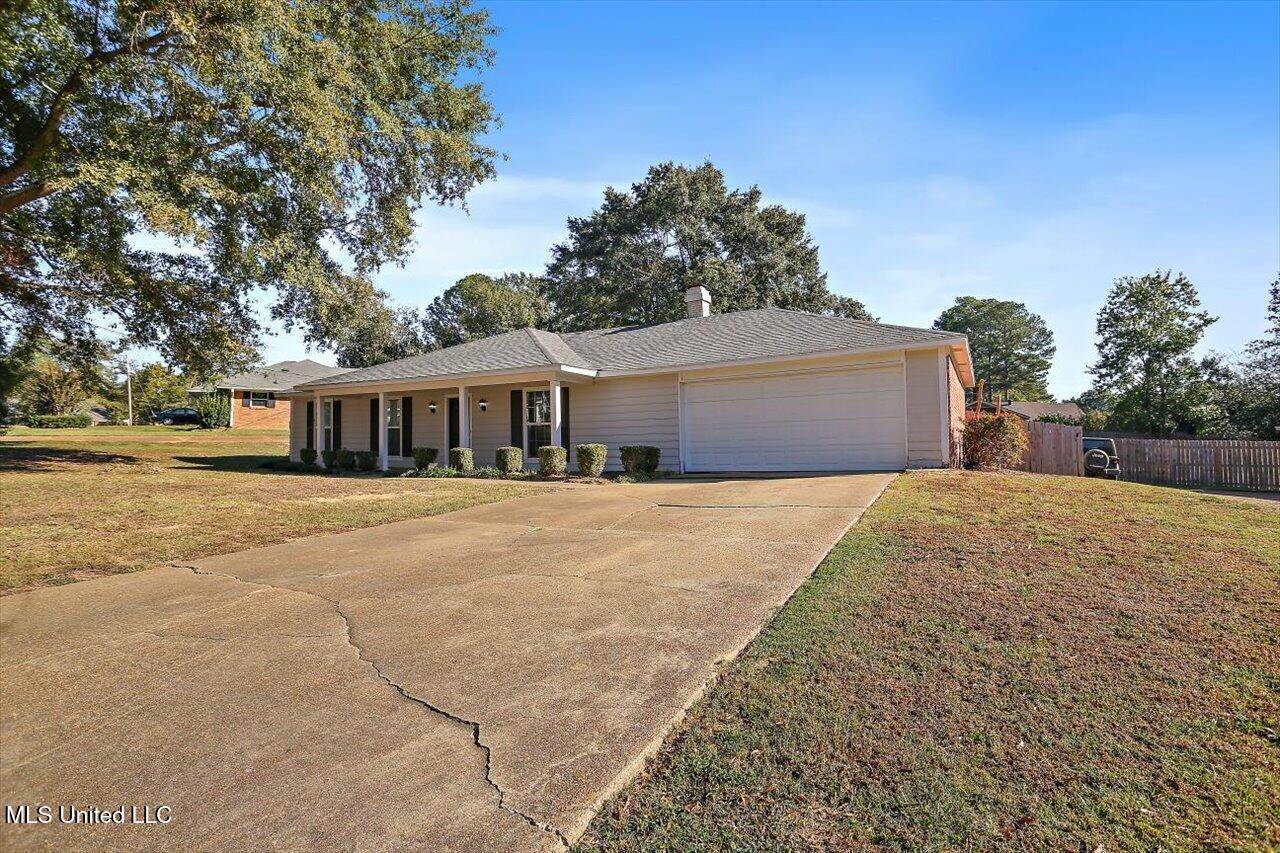 310 Longmeadow Drive, Ridgeland, MS 39157