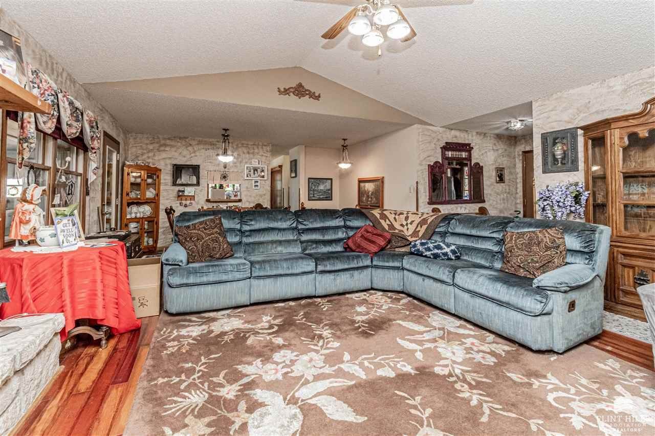 2926 Eagle Ridge Road, Milford, KS 66514