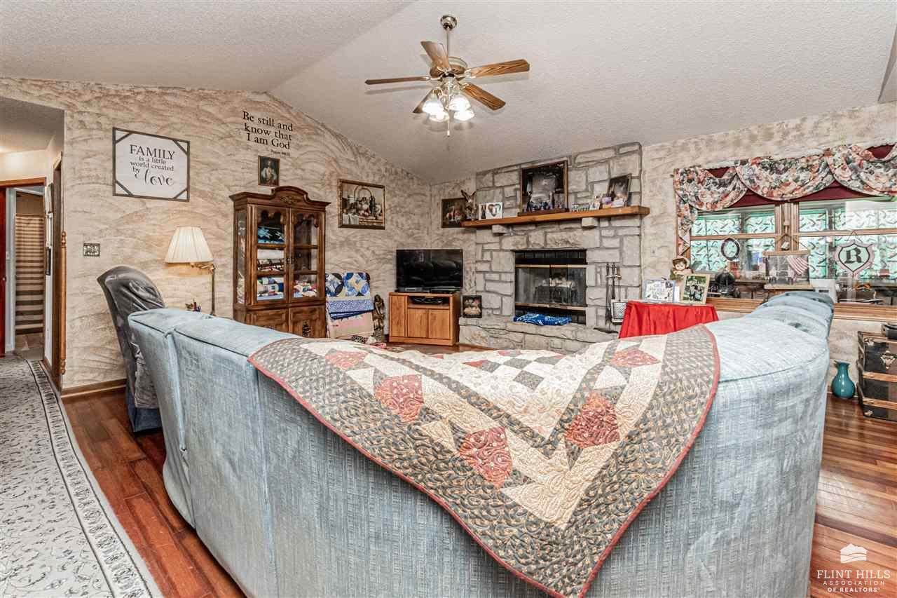 2926 Eagle Ridge Road, Milford, KS 66514