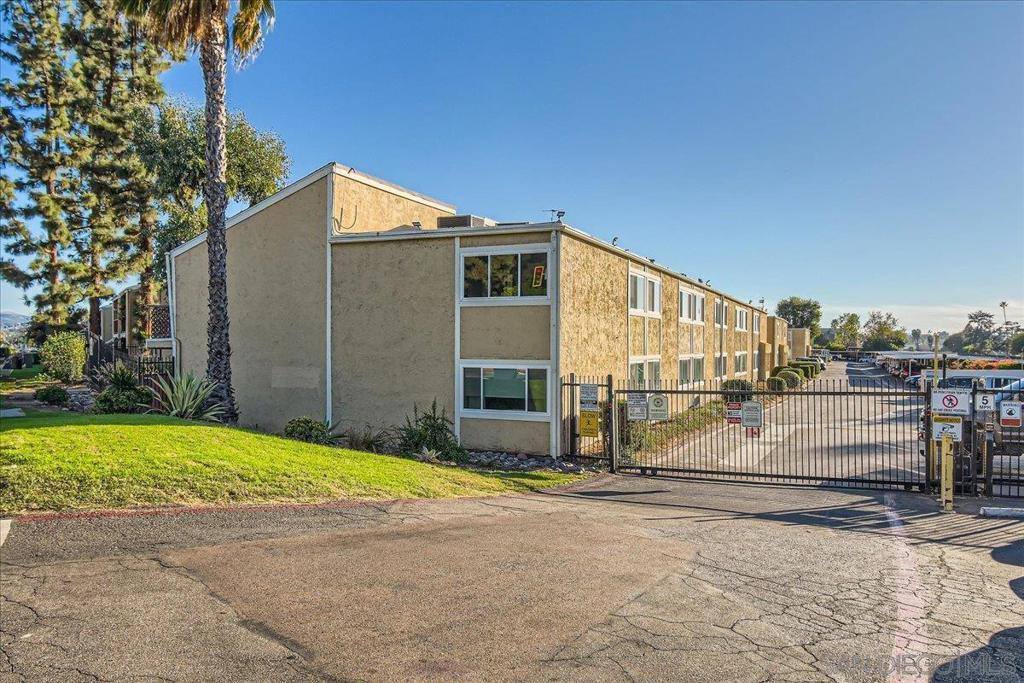 475 North Midway Dr, Unit 227, Escondido, CA 92027