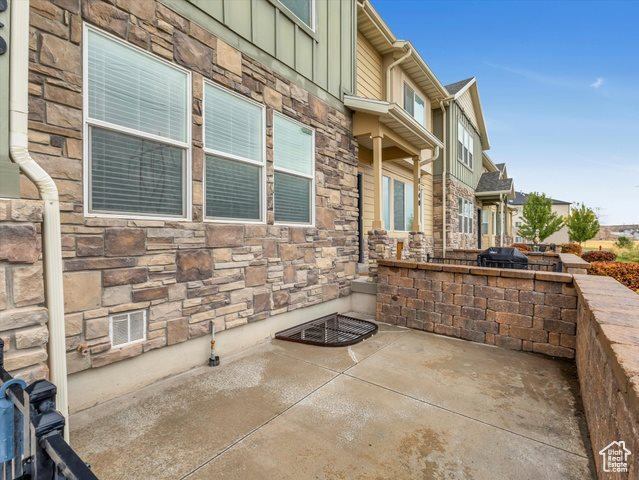 8136 North Rock Creek Cove Ln West, Eagle Mountain, UT 84005