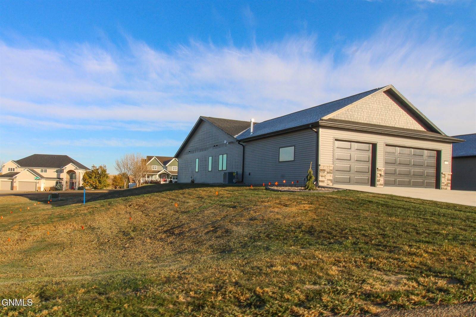 8127 Hawktree Drive, Bismarck, ND 58503