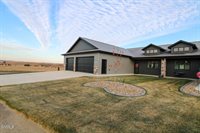 8127 Hawktree Drive, Bismarck, ND 58503