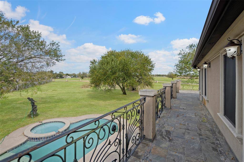 215 Wagon Road, Simonton, TX 77485