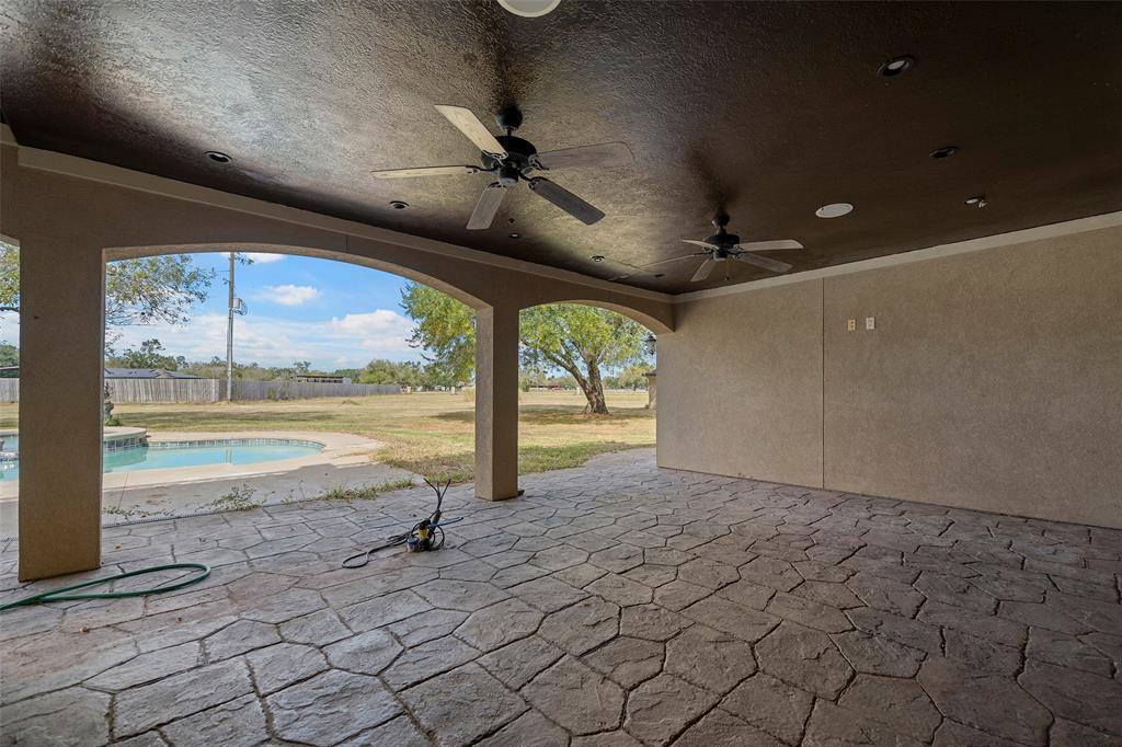 215 Wagon Road, Simonton, TX 77485