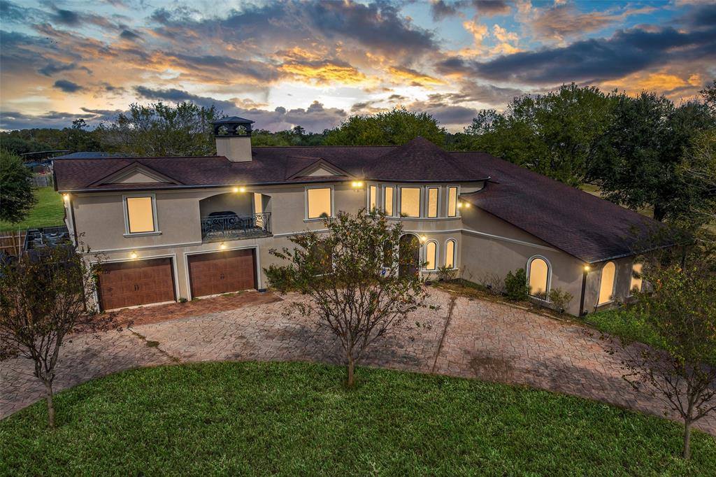 215 Wagon Road, Simonton, TX 77485