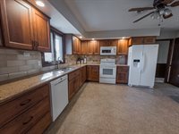 7850 SW Indian Hills RD, Auburn, KS 66402