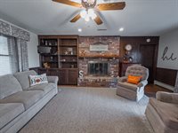 7850 SW Indian Hills RD, Auburn, KS 66402