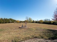 7850 SW Indian Hills RD, Auburn, KS 66402