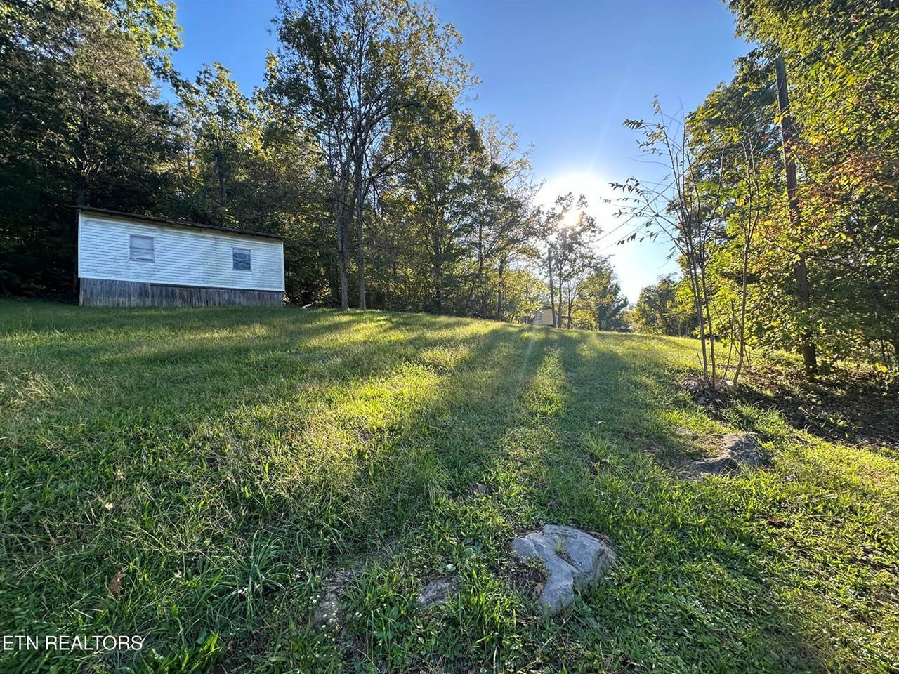 1384 Rocky Flat Rd, Rutledge, TN 37861