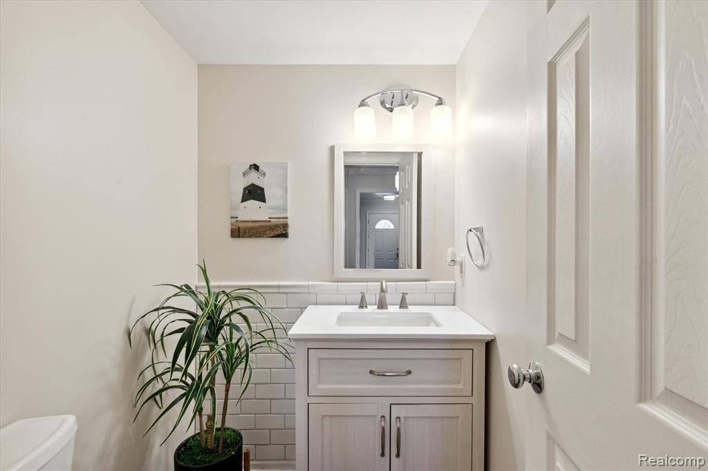 13365 Lake Point Boulevard, Van Buren Township, MI 48111