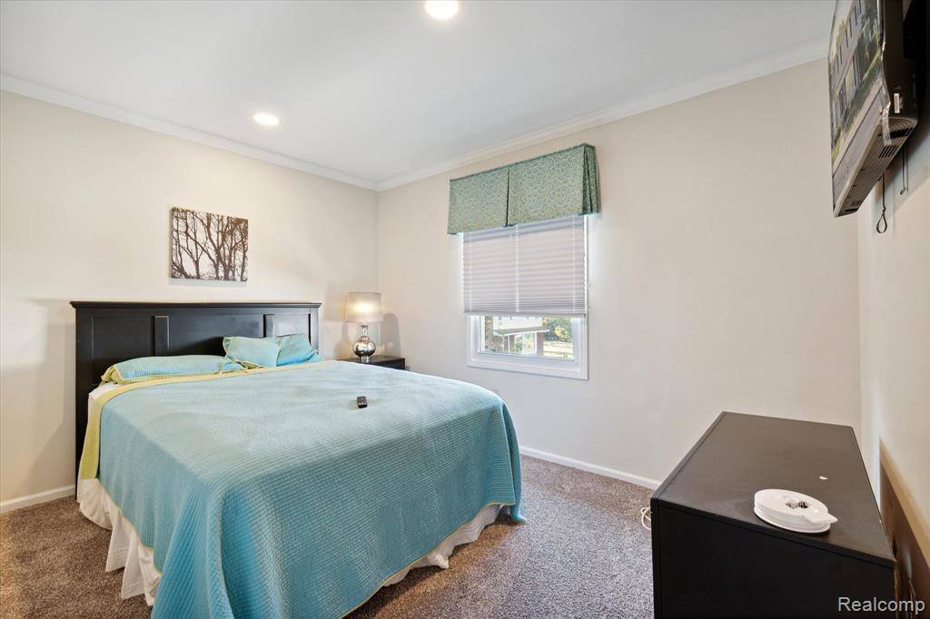 13365 Lake Point Boulevard, Van Buren Township, MI 48111