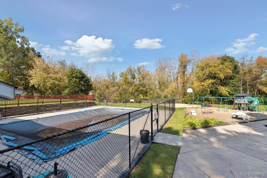 13365 Lake Point Boulevard, Van Buren Township, MI 48111