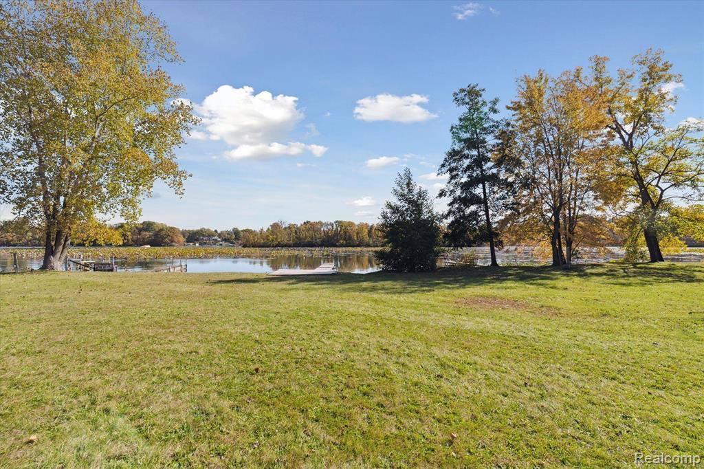 13365 Lake Point Boulevard, Van Buren Township, MI 48111