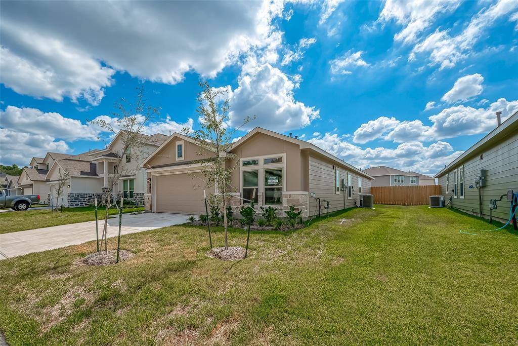 10131 Basil Beebalm Trl, Magnolia, TX 77354