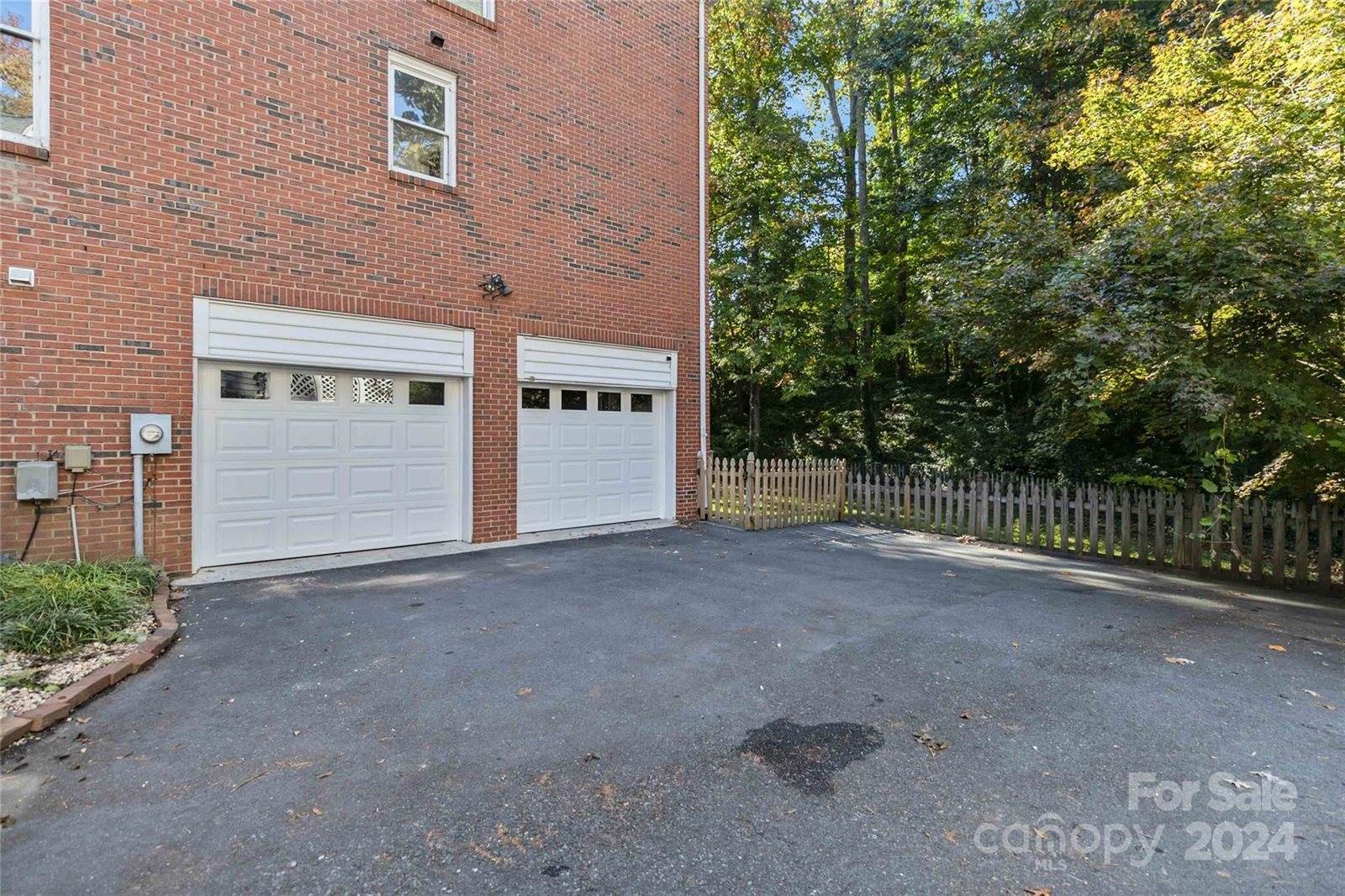 2410 Sharon Road, Charlotte, NC 28211