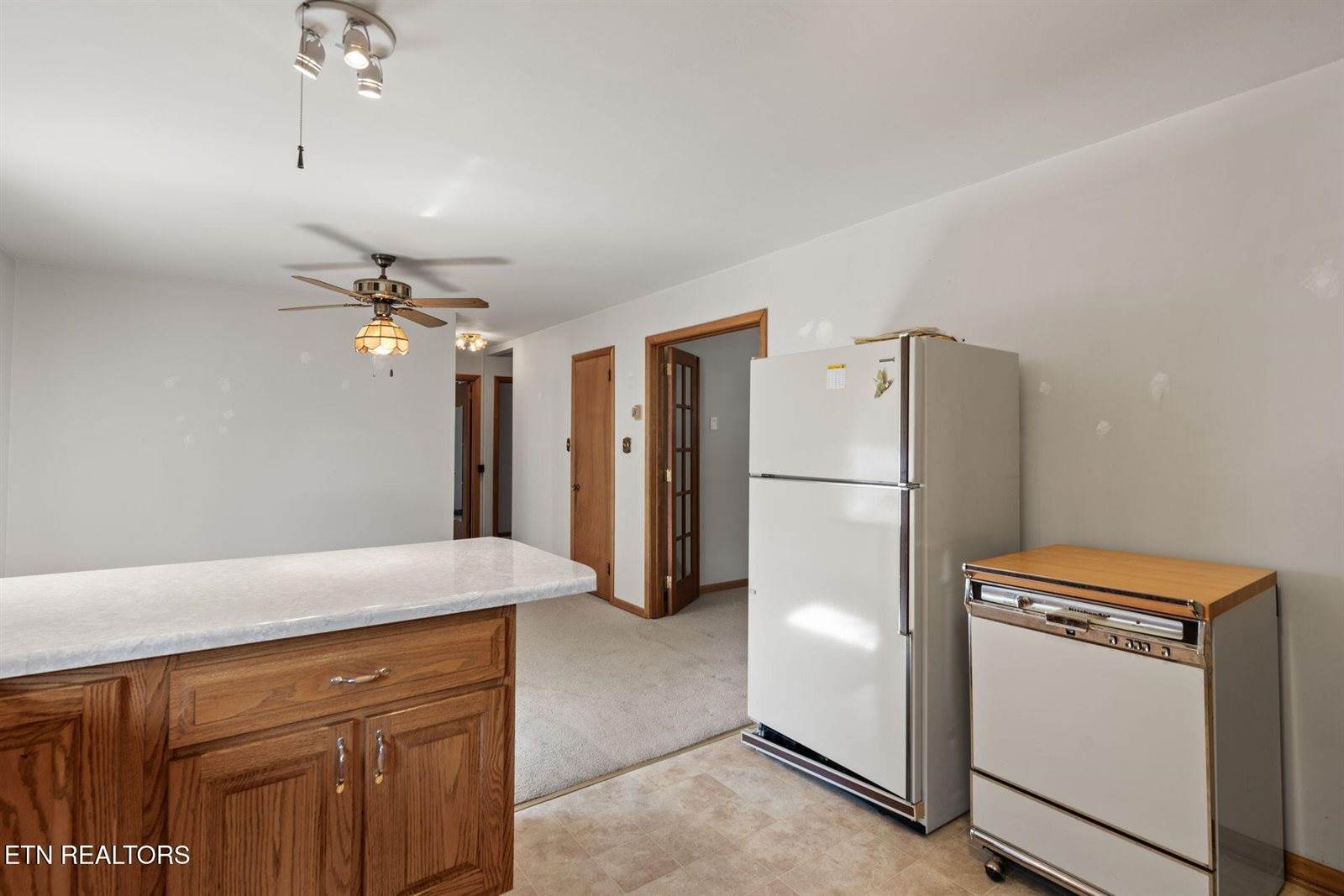 6812 Pine Grove Rd, Knoxville, TN 37914