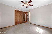 6812 Pine Grove Rd, Knoxville, TN 37914