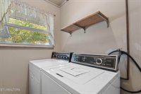 6812 Pine Grove Rd, Knoxville, TN 37914