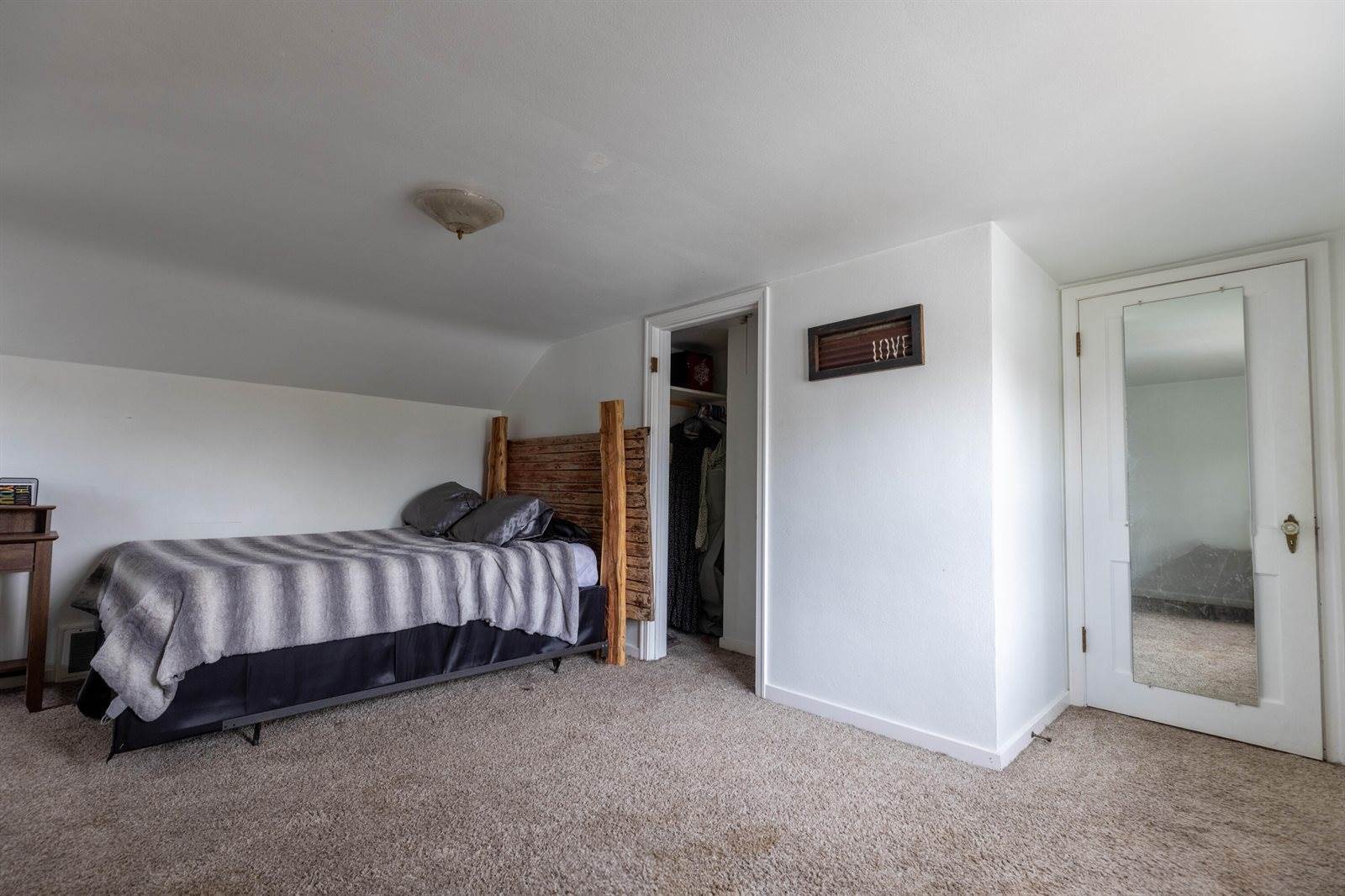 1911 Farnam St, La Crosse, WI 54601