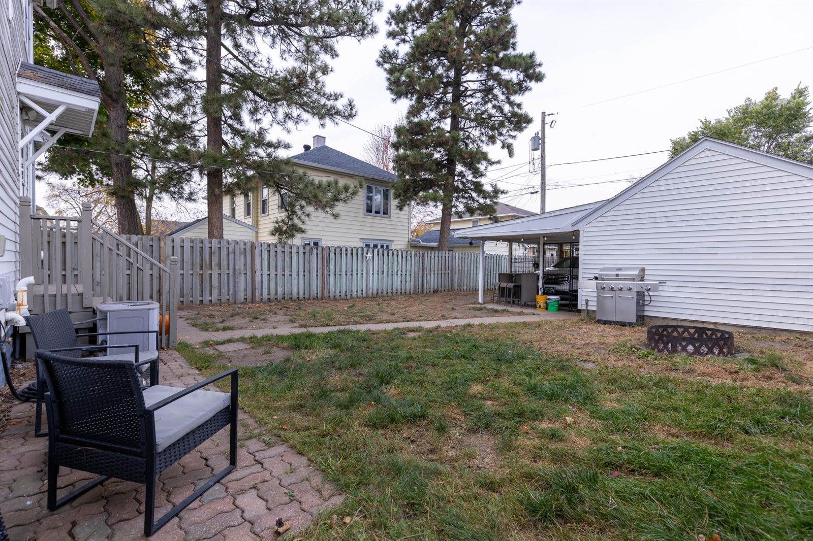 1911 Farnam St, La Crosse, WI 54601