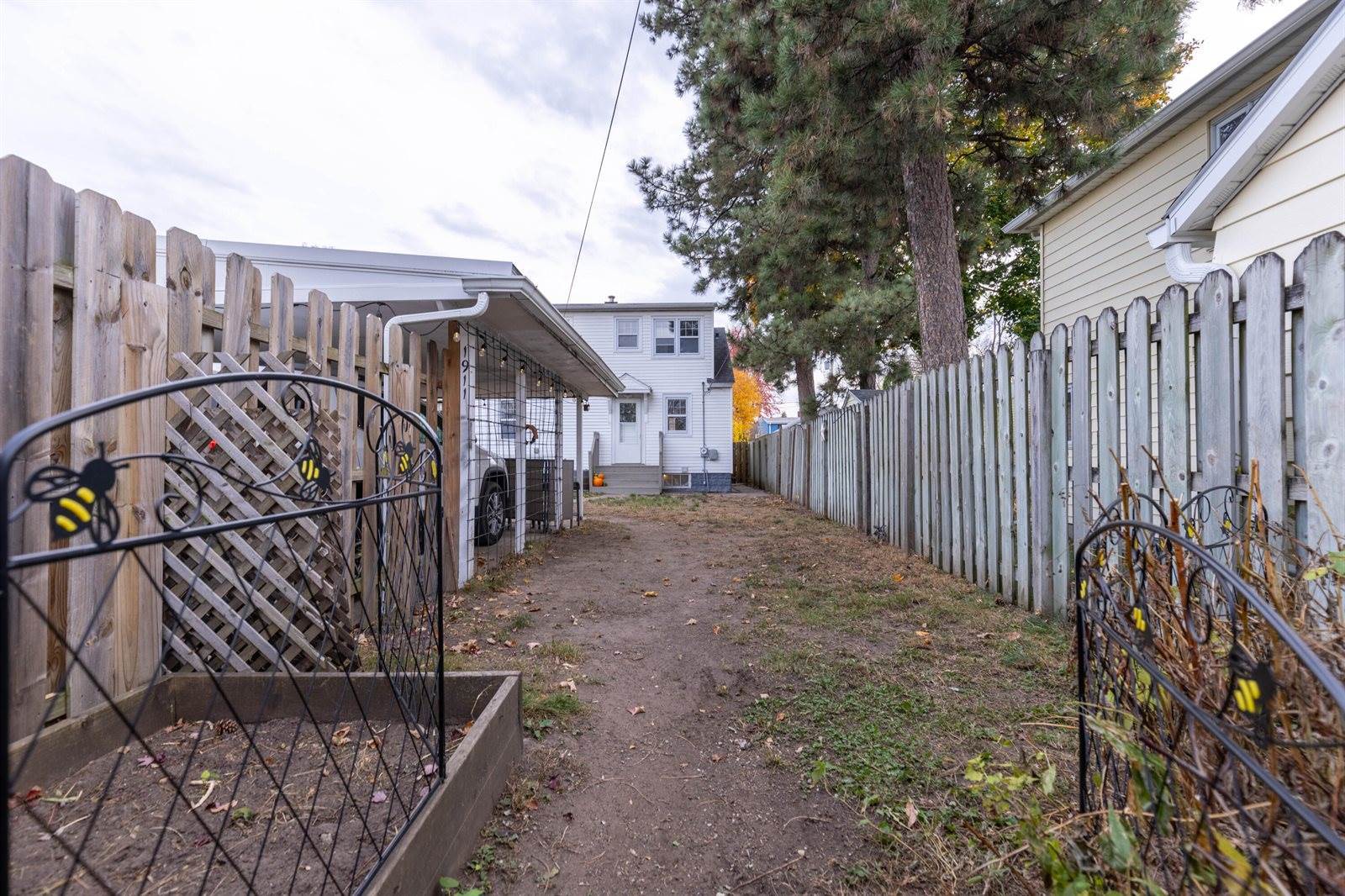 1911 Farnam St, La Crosse, WI 54601