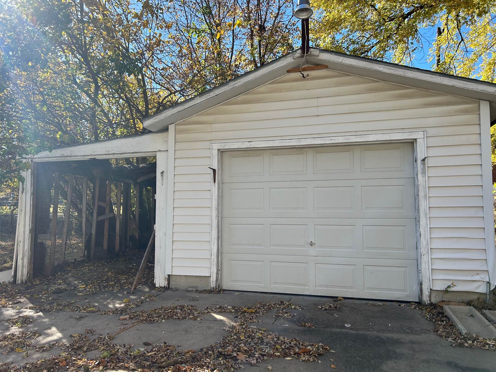 821 SE Sherman AVE, Topeka, KS 66607