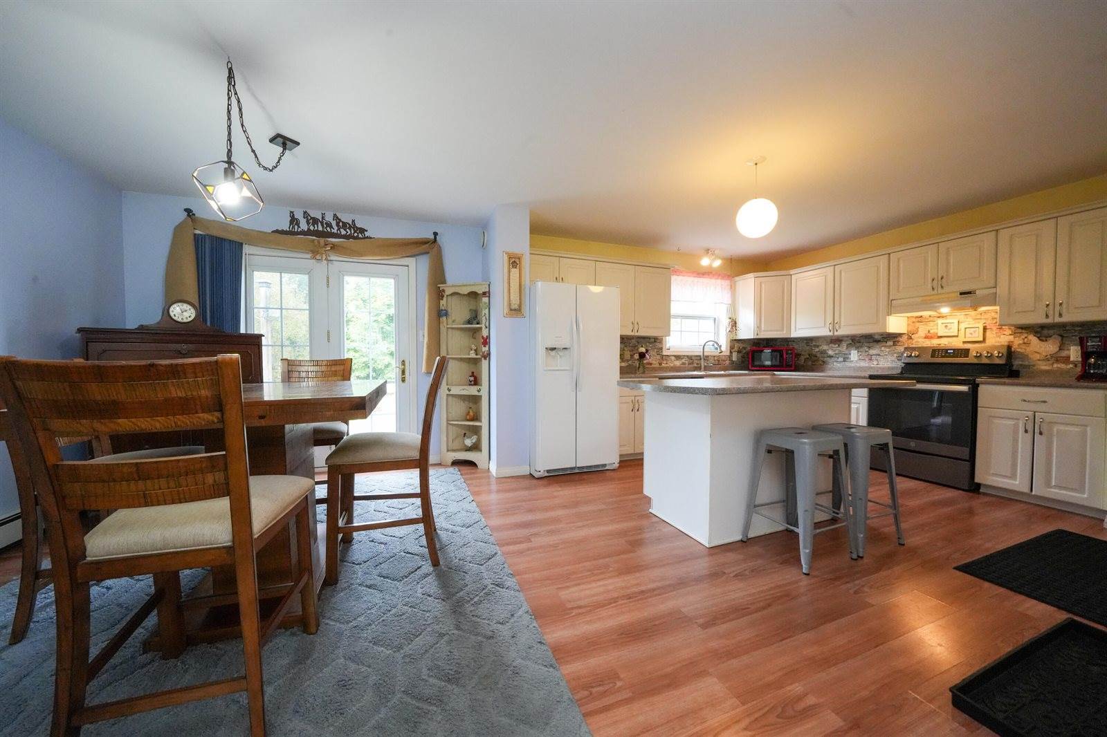 749 Western Avenue, Hampden, ME 04444