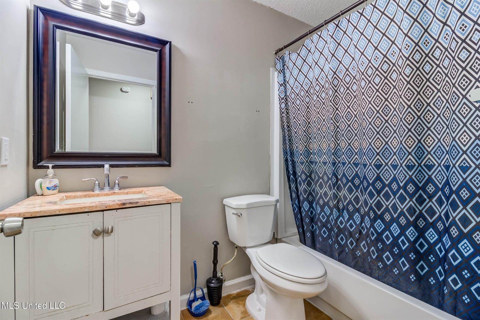 2708 East Angela Circle, Gulfport, MS 39503