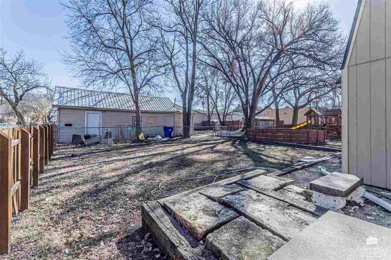 337 West 7th Street, Junction City, KS 66441