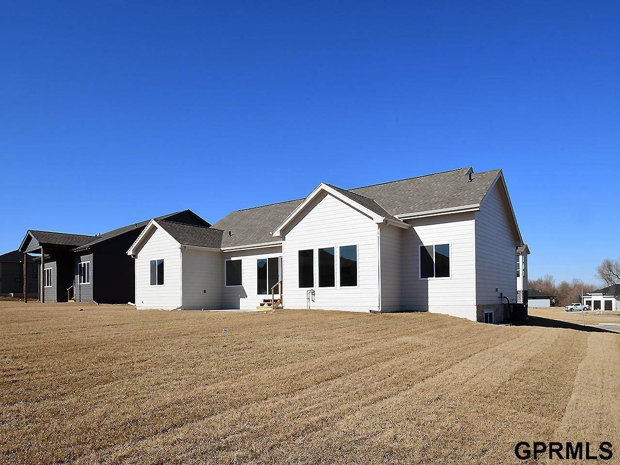 20801 Hartman Avenue, Elkhorn, NE 68022