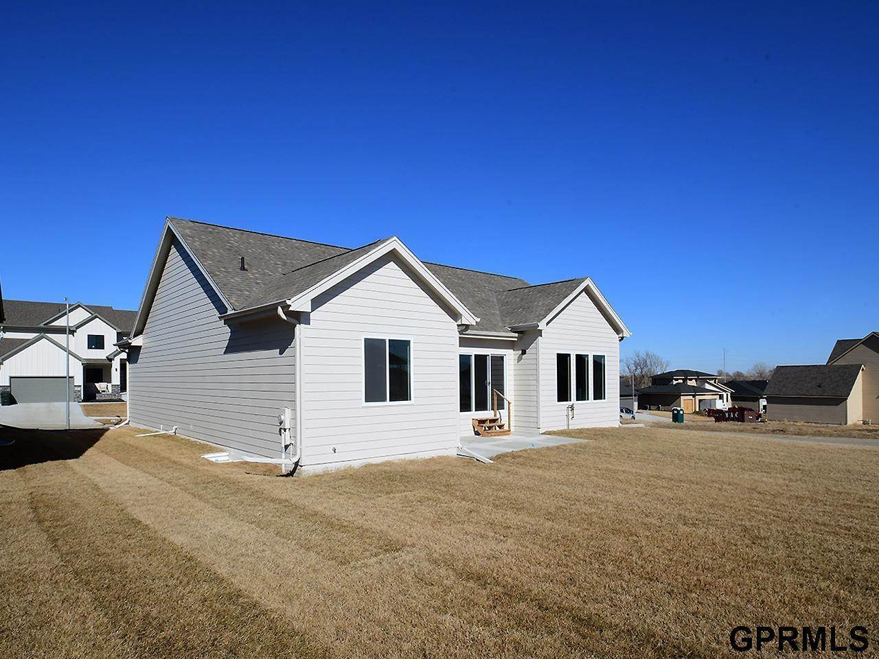 20801 Hartman Avenue, Elkhorn, NE 68022