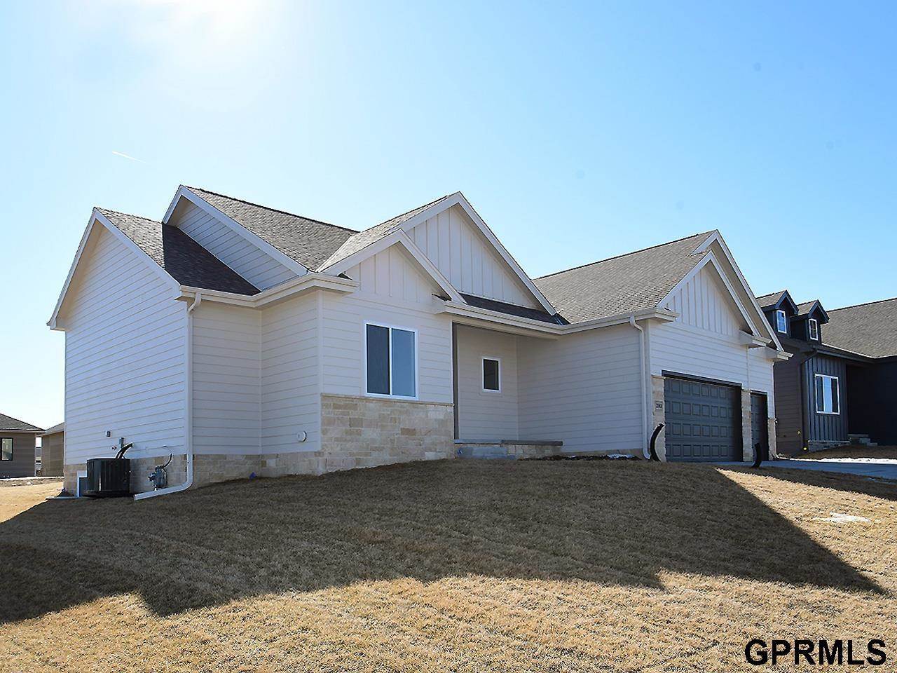 20801 Hartman Avenue, Elkhorn, NE 68022