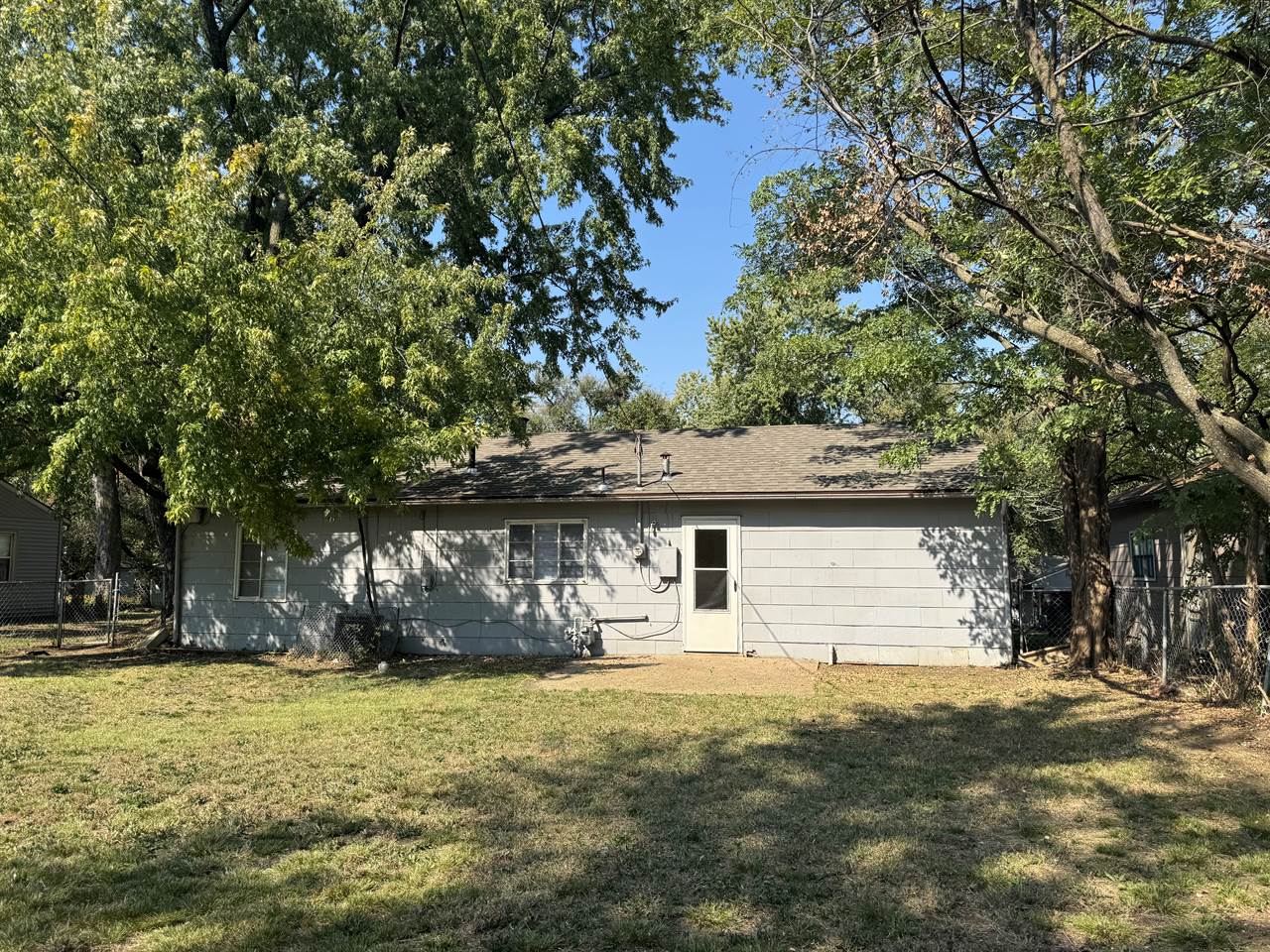 3570 SW Kerry AVE, Topeka, KS 66611