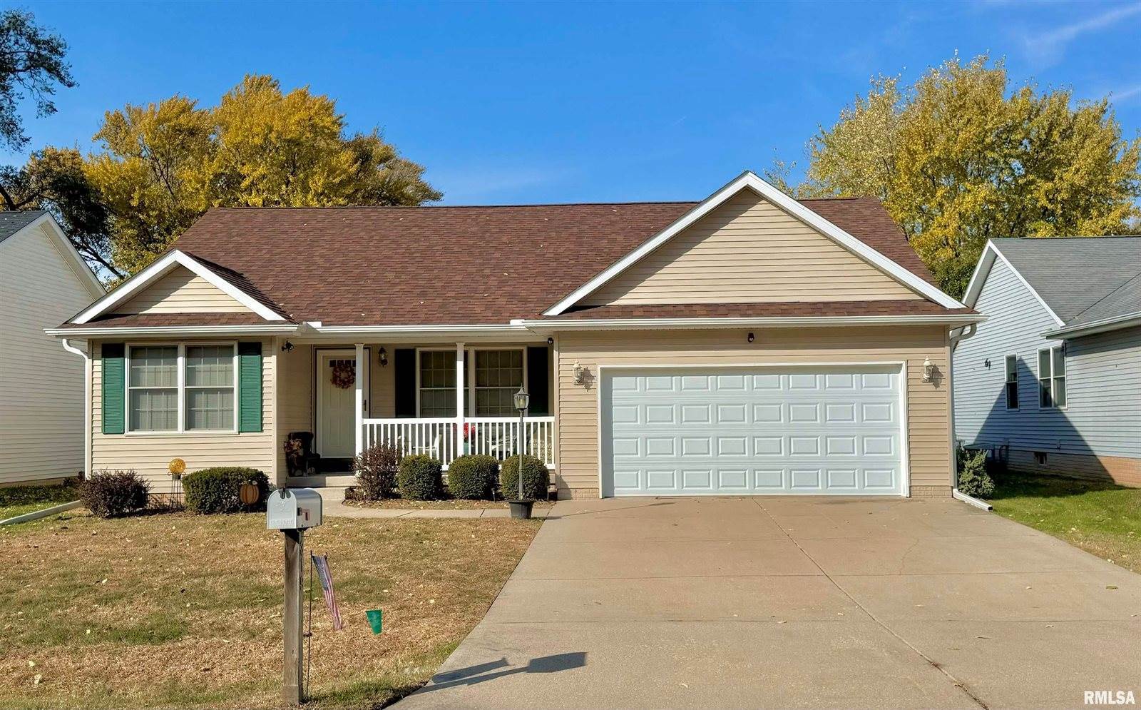 319 3RD Avenue, Hampton, IL 61256