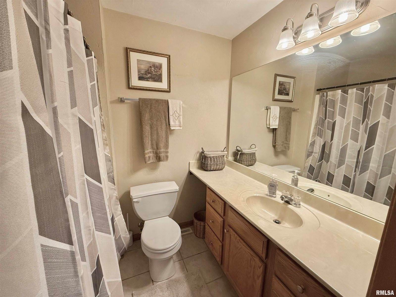 319 3RD Avenue, Hampton, IL 61256