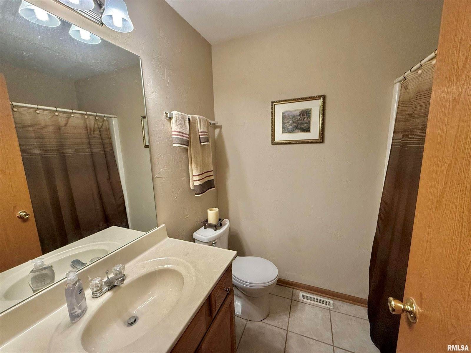 319 3RD Avenue, Hampton, IL 61256