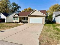 319 3RD Avenue, Hampton, IL 61256