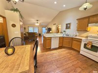 319 3RD Avenue, Hampton, IL 61256