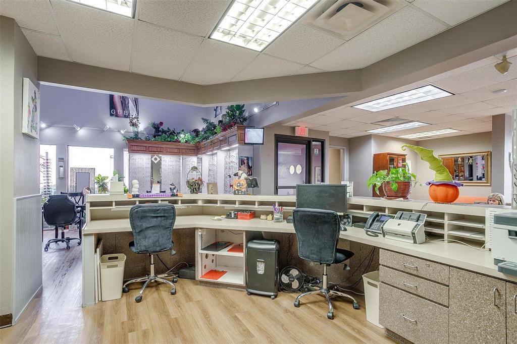 6404 Mccart Avenue, Fort Worth, TX 76133