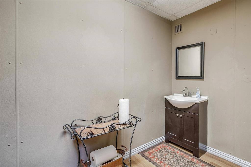 6404 Mccart Avenue, Fort Worth, TX 76133