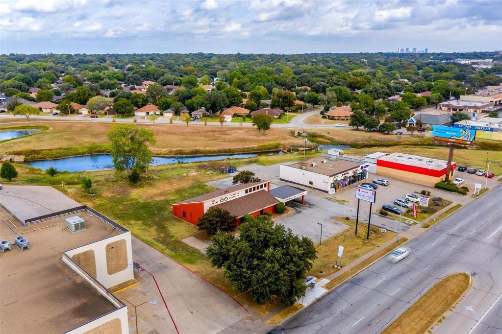 6404 Mccart Avenue, Fort Worth, TX 76133