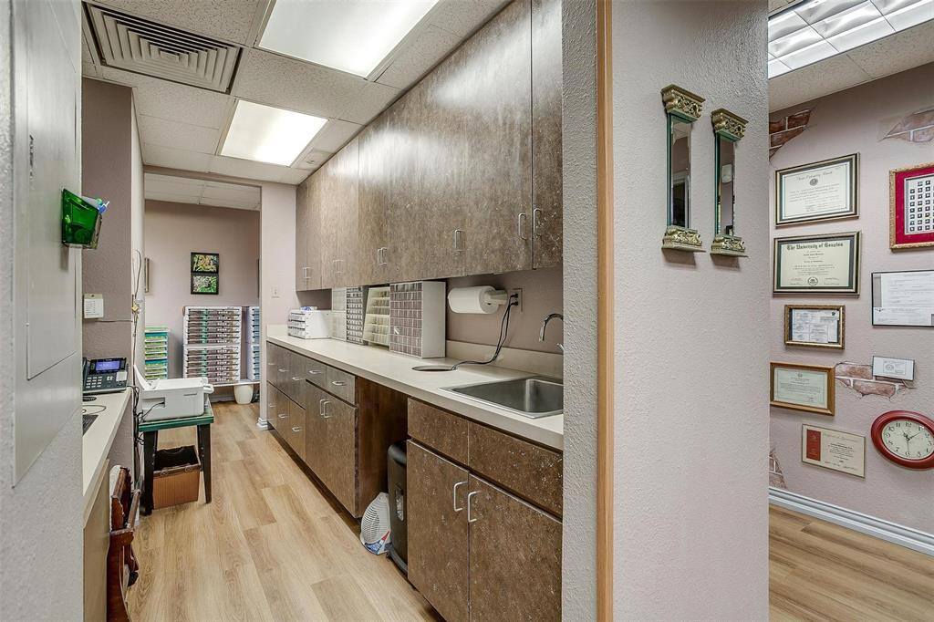 6404 Mccart Avenue, Fort Worth, TX 76133