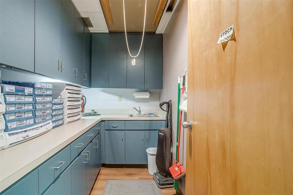 6404 Mccart Avenue, Fort Worth, TX 76133