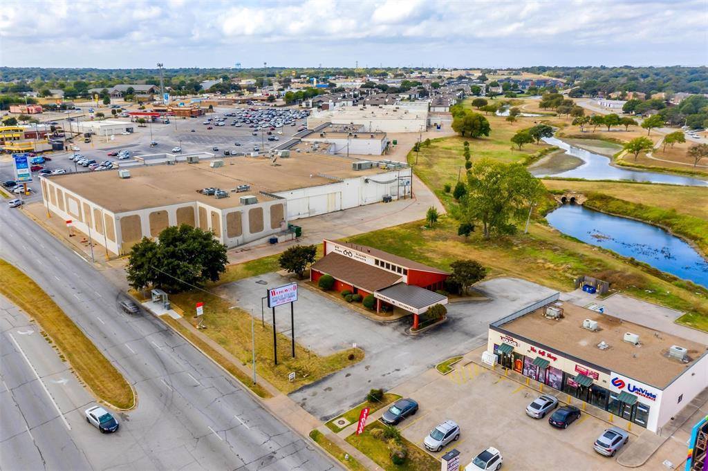 6404 Mccart Avenue, Fort Worth, TX 76133