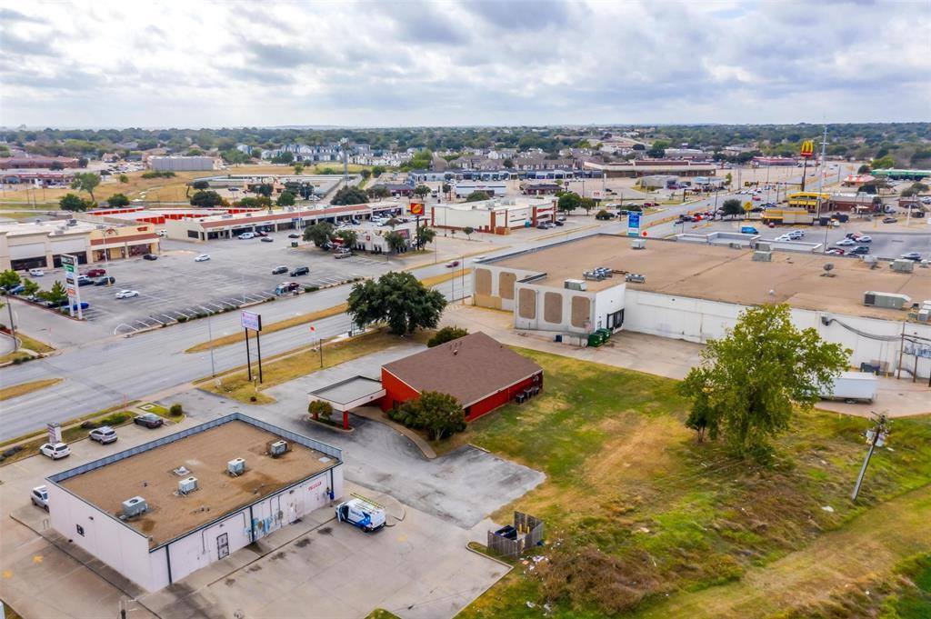 6404 Mccart Avenue, Fort Worth, TX 76133