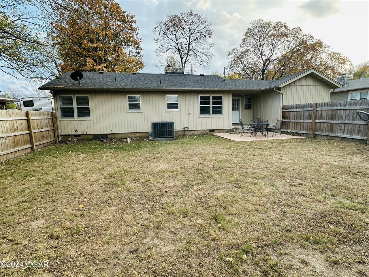 1025 East Highland Ave Avenue, Carthage, MO 64836