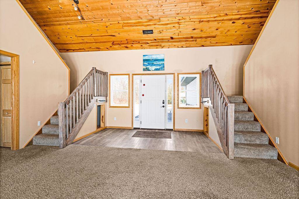 6976 Michalski Road, Sturgeon Lake, MN 55783