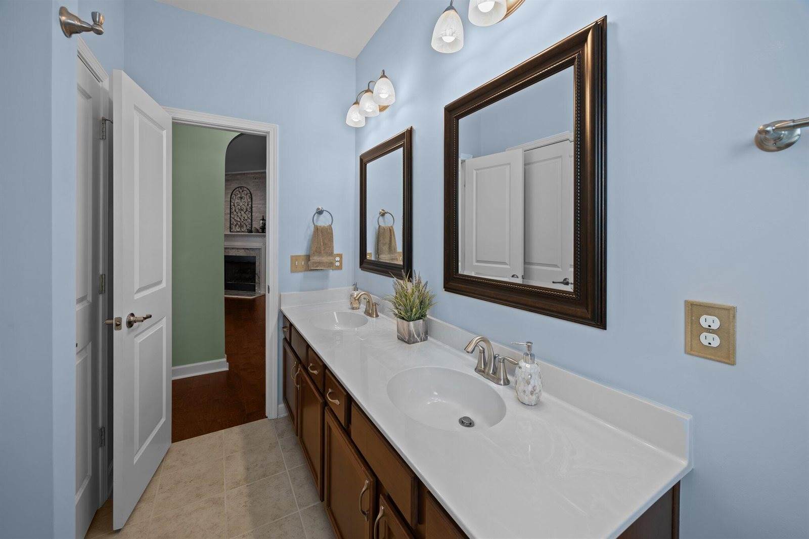 185 Berwick Drive, Summerville, SC 29483